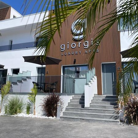 איה נאפה Giorgis Luxury Apartments מראה חיצוני תמונה