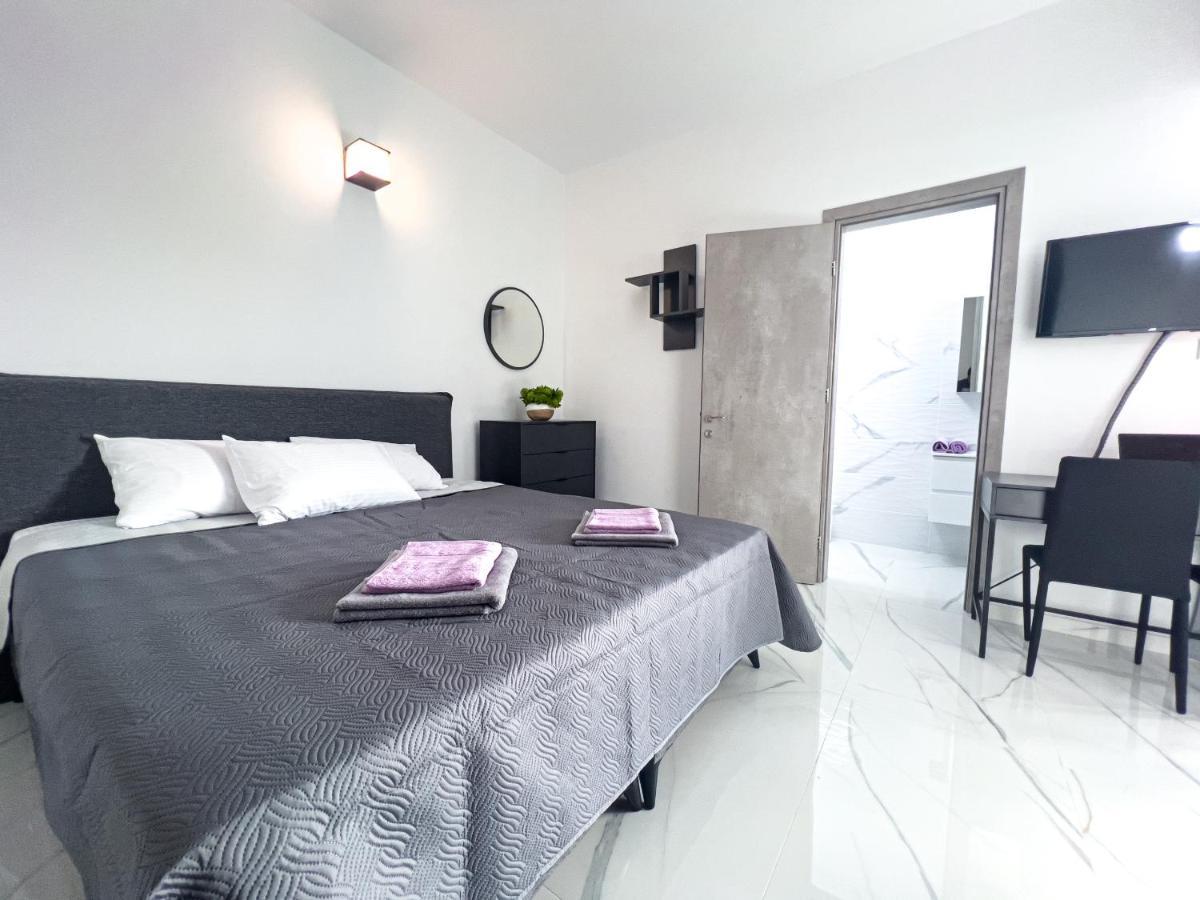 איה נאפה Giorgis Luxury Apartments מראה חיצוני תמונה